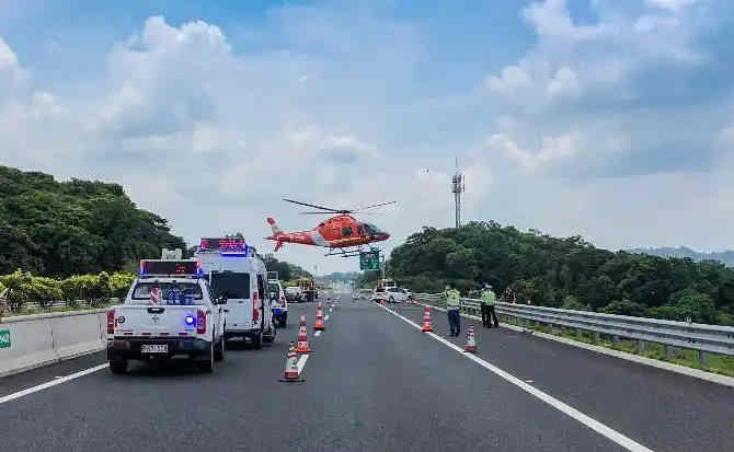 阳朔高速公路汽车救援案例